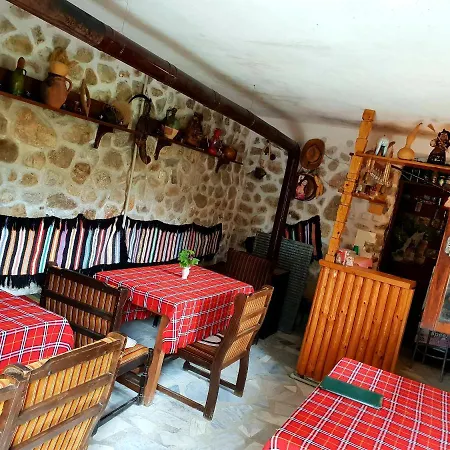 Вила ”Еделвайс” 山林小屋