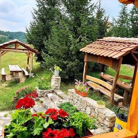山林小屋 Вила ”Еделвайс” Lyubovishte