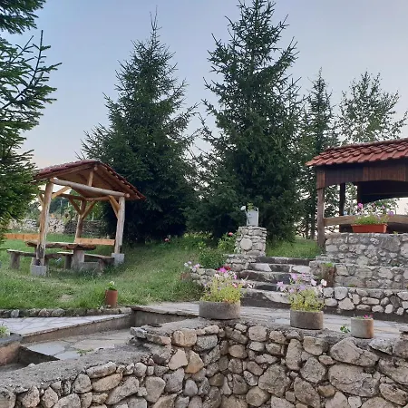 Вила ”Еделвайс” 山林小屋 *